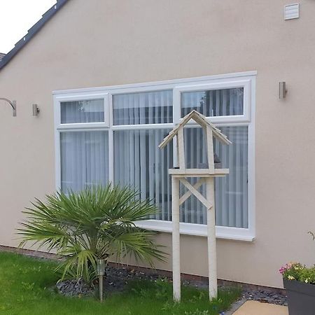 Near Liverpool Double Bedroom Hideaway ウィラル エクステリア 写真